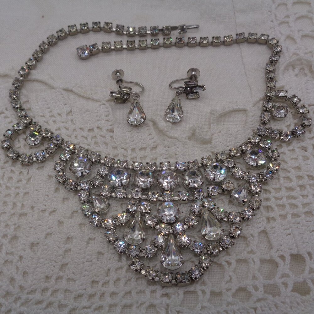 Vintage Signed KRAMER Clear RHINESTONE Bib NECKLACE & Earrings